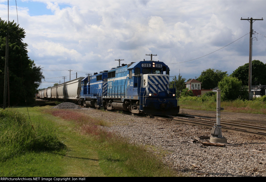 GLC 385 & 390 depart south again with OSTN